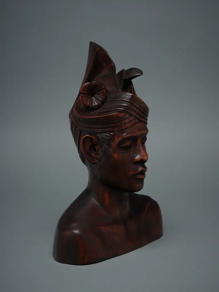 Balinese wooden male bust, Image 1++